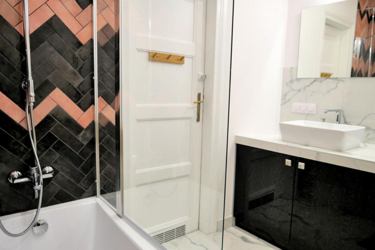Tenement Apartment 90M2 City Center Красков Екстериор снимка