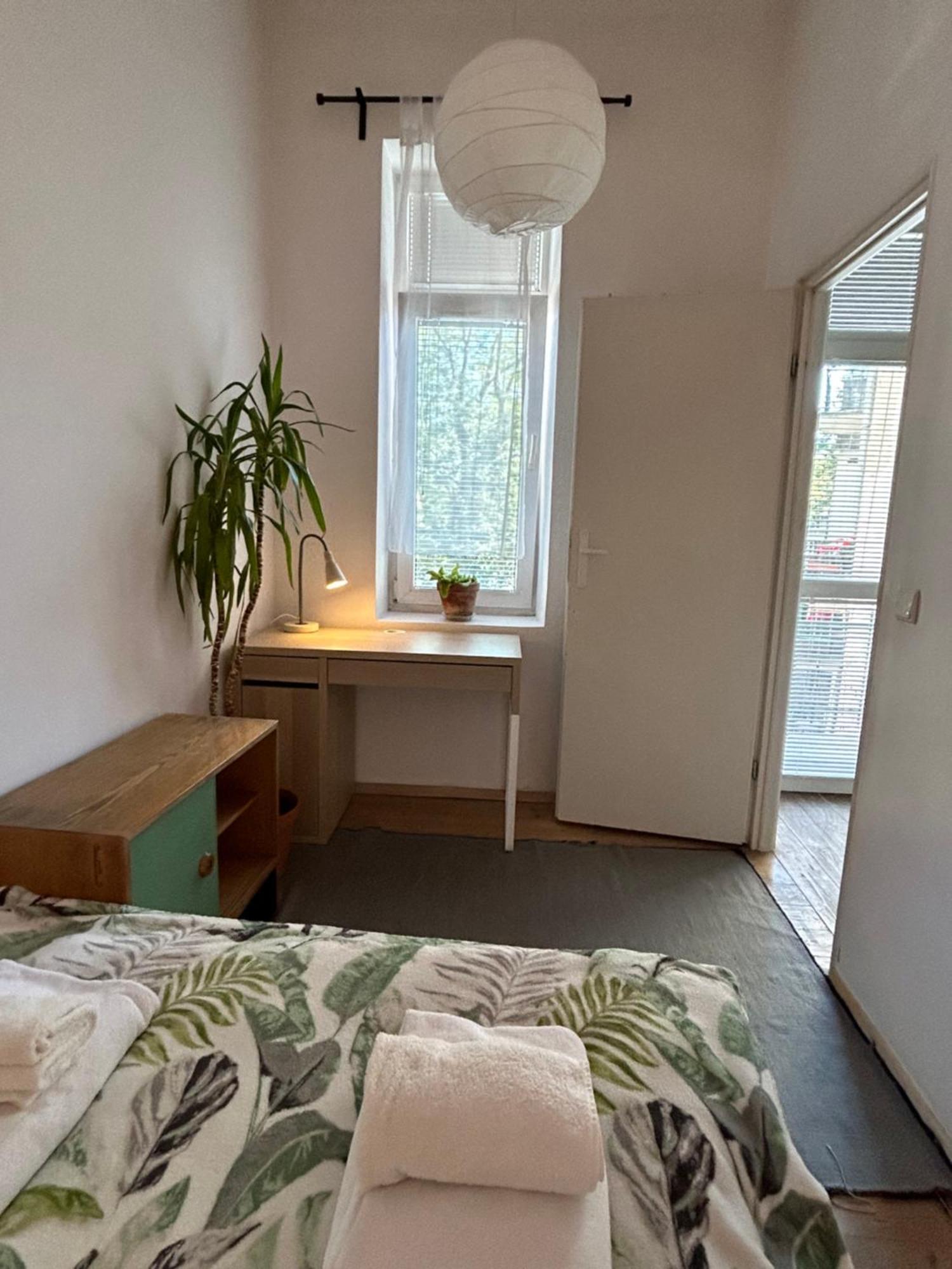 Tenement Apartment 90M2 City Center Красков Екстериор снимка
